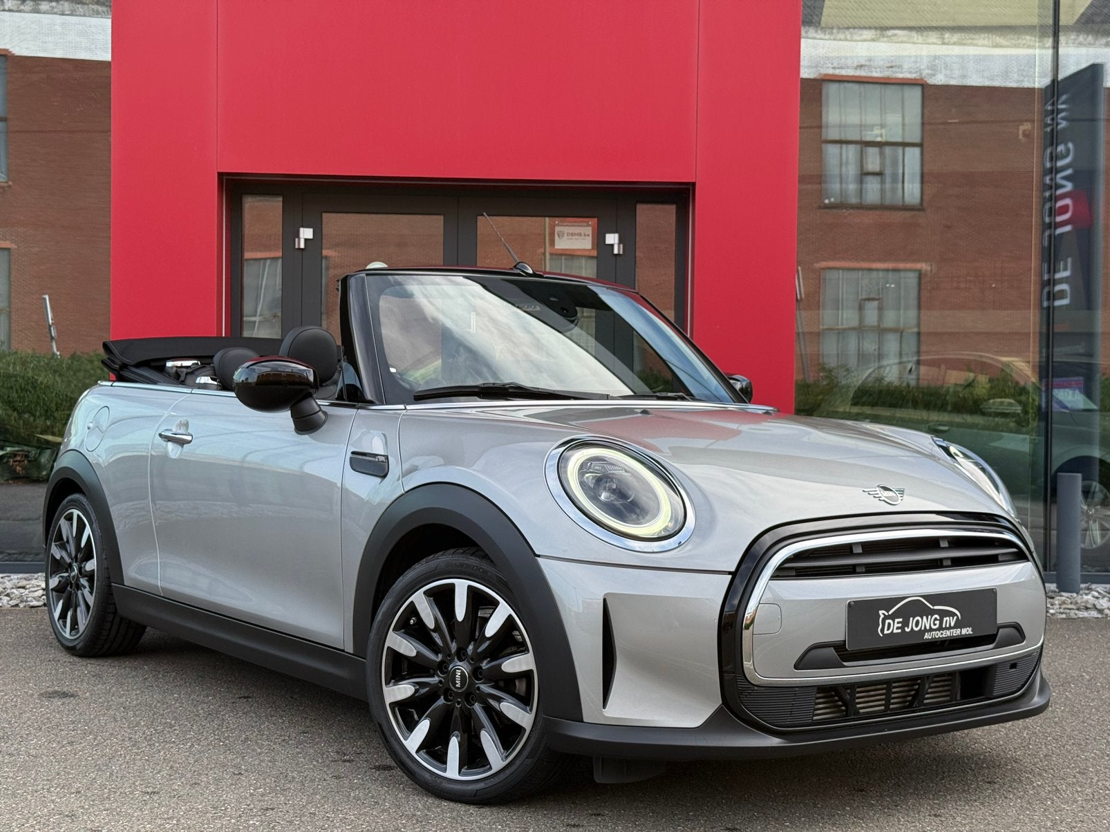 Mini Cooper Cabrio 1.5 Benzine Amper 26.025Km  EYECATCHER, Auto's, Cabriolet, Leder, Bedrijf, Handgeschakeld