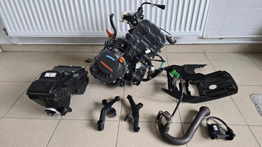 Lot de pièces KTM Duke 2020, Motos, Motos | KTM, Particulier, Naked bike, jusqu'à 11 kW, 1 cylindre, Permis Moto A, ABS, Éclairage LED