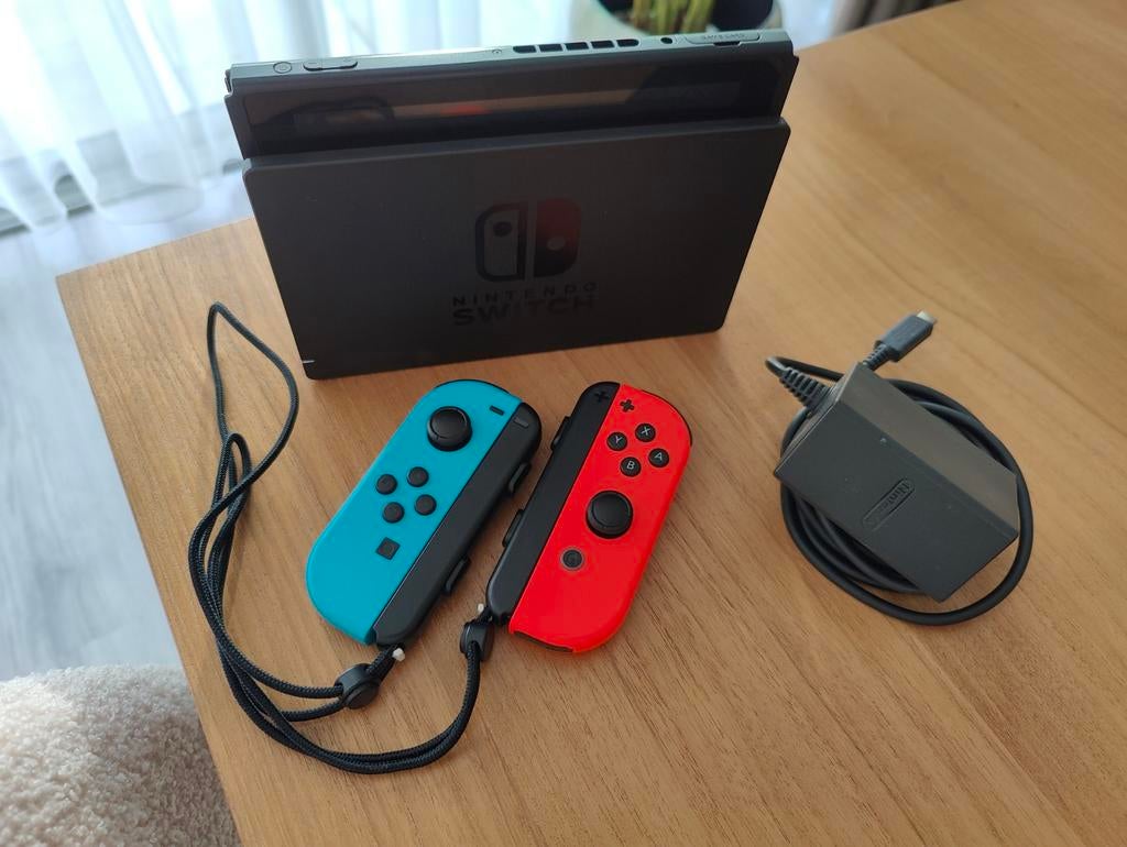 Nintendo Switch, Ophalen, Zo goed als nieuw, Met 2 controllers, Switch Original