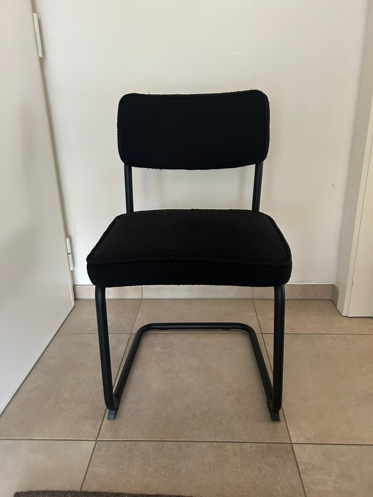 4 zwarte stoffen stoelen, Maison & Meubles, Chaises, Enlèvement, Utilisé, Quatre, Tissus