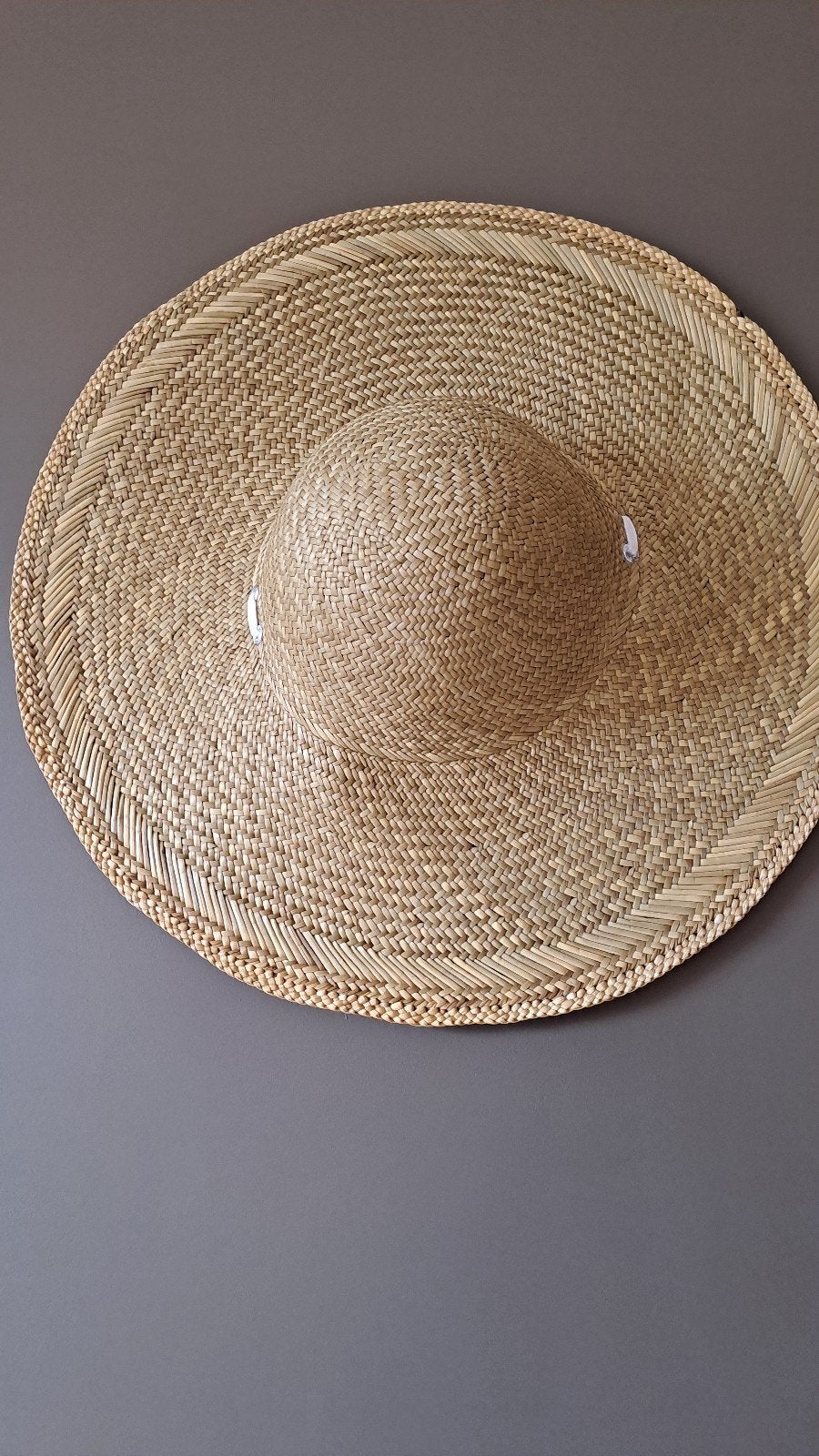 chapeau de paille, Enlèvement