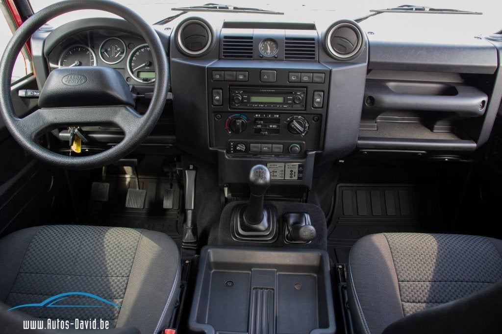 Land Rover Defender 90 VAN TD4 2.4 4x4/32.000km, Autos, Land Rover, Achat, Entreprise, 2 places, Boîte manuelle