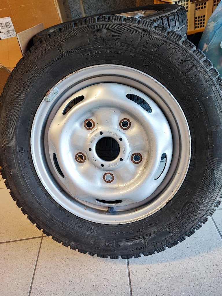 Lot de 4 Pneus Hiver Michelin Agilis+Jantes Camionnette FORD, 15 pouces, Pneus hiver, Véhicule utilitaire, Pneu(s)