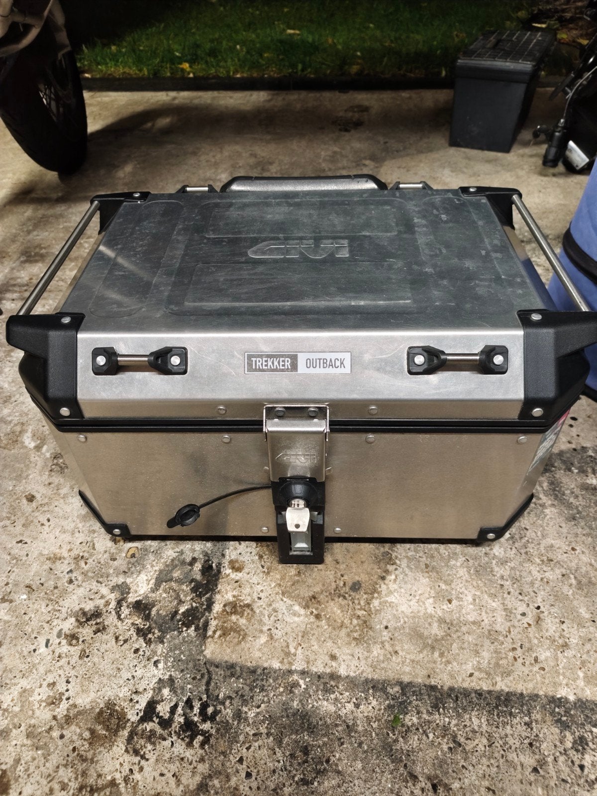 Top case Givi Trekker Outback 58 L, Motos, Enlèvement ou Envoi, Comme neuf