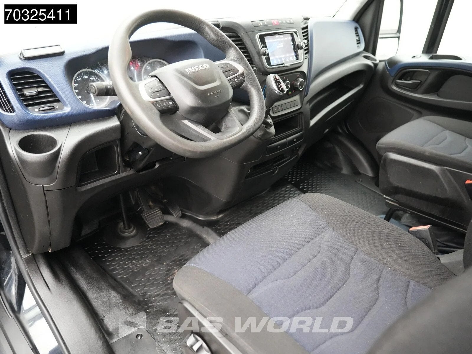 Iveco Daily 35S18 3.0L Automaat L2H2 3,5t Trekhaak ACC LED N, Auto's, Automaat, Stof, Gebruikt, Euro 6