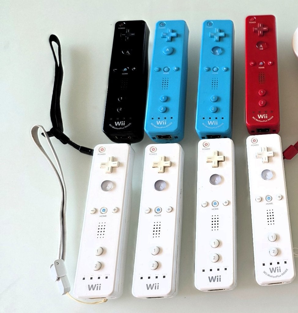 Wii controllers , nunchucks en motion plus adapter, Games en Spelcomputers, Ophalen of Verzenden