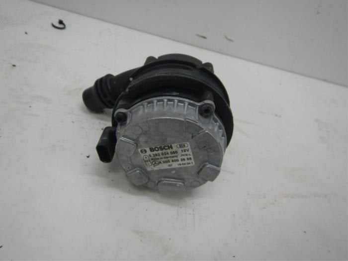 Extra waterpomp Mercedes GLC-Klasse (22729258), Ophalen of Verzenden, Gebruikt