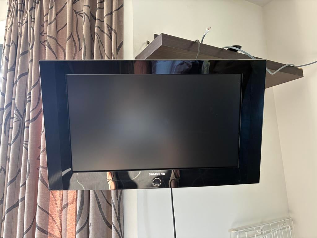 Tv met hangbeugel, Ophalen, Zo goed als nieuw, Samsung