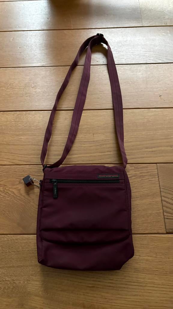 Aubergine kleurig hedgren tasje 20 x 24 cm, Ophalen, Zo goed als nieuw