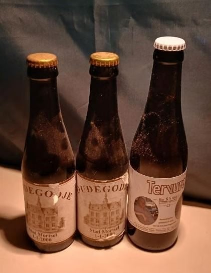 3 vieilles bouteilles de bière - 2 Old God et 1 Tervuro, Enlèvement ou Envoi, Comme neuf, Bouteille(s)