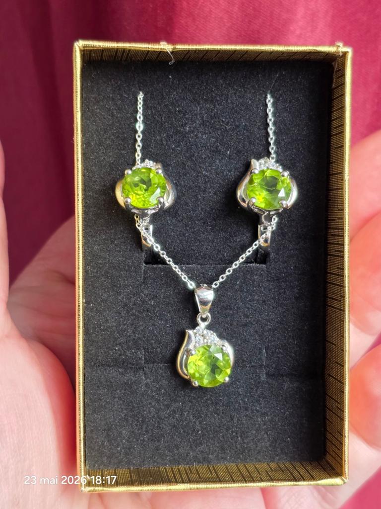 Belle ensemble en argent massif 925 avec peridot naturel, Neuf, Avec pierre précieuse, Argent, Vert