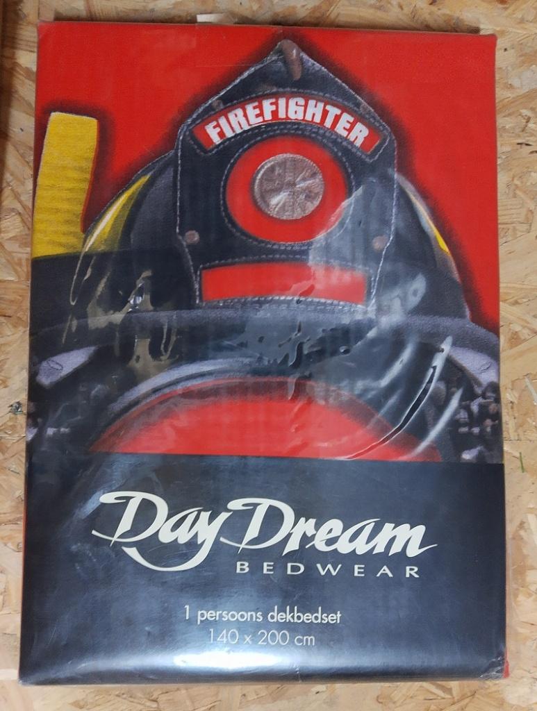 Mooi rood dekbedovertrek brandweerman (nieuw), Jongetje of Meisje, Dekbedovertrek, Nieuw, Ophalen of Verzenden