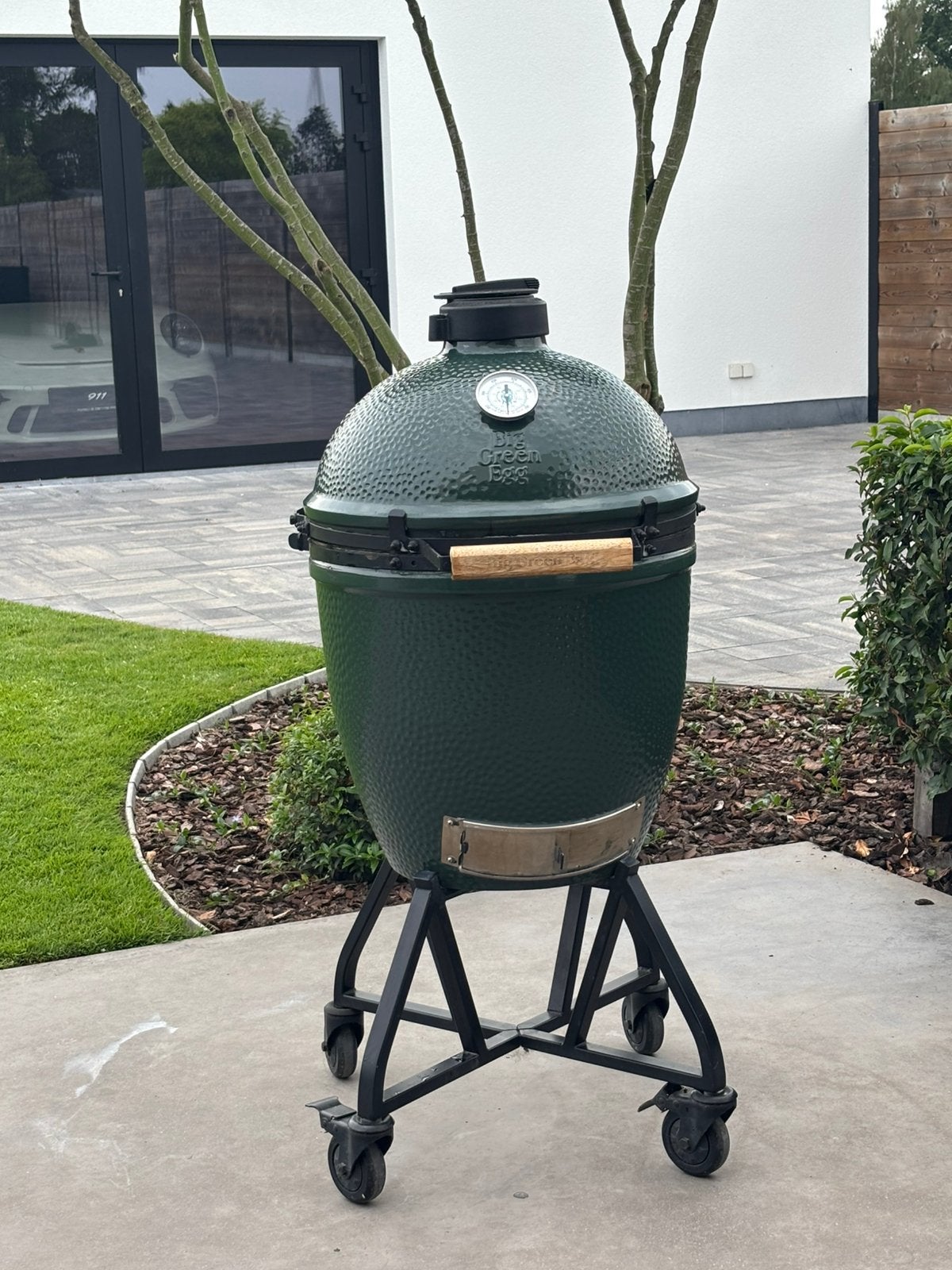 Big Green Egg Large met nest en Handler en conveggtor, Tuin en Terras, Houtskoolbarbecues, Zo goed als nieuw, Ophalen