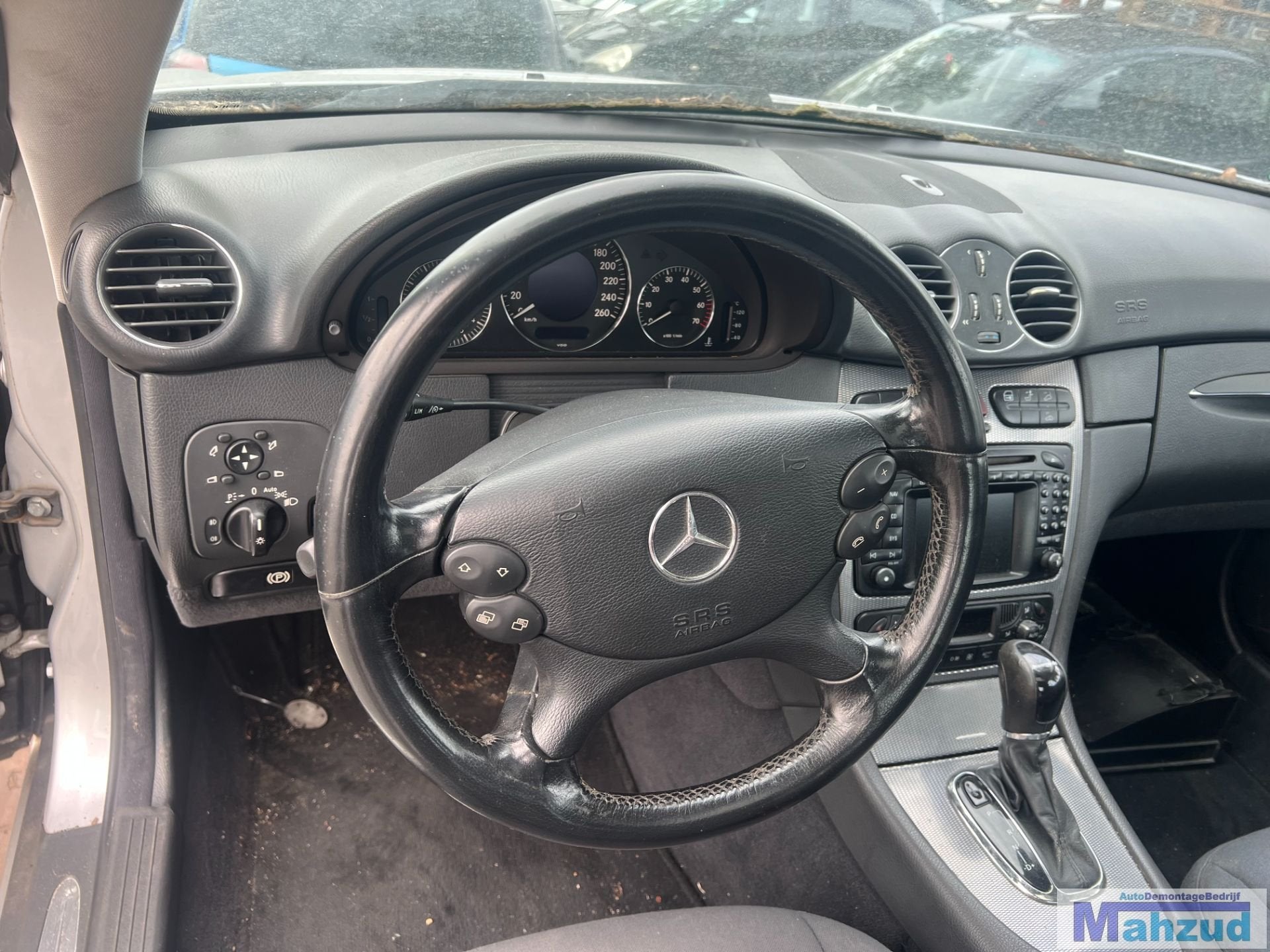 MERCEDES CLK W209 dashboard interieur delen 2002-2009, Auto-onderdelen, Gebruikt, Mercedes-Benz AG, Mercedes-Benz, Mercedesstrasse 120
70372  Stuttgart, DE