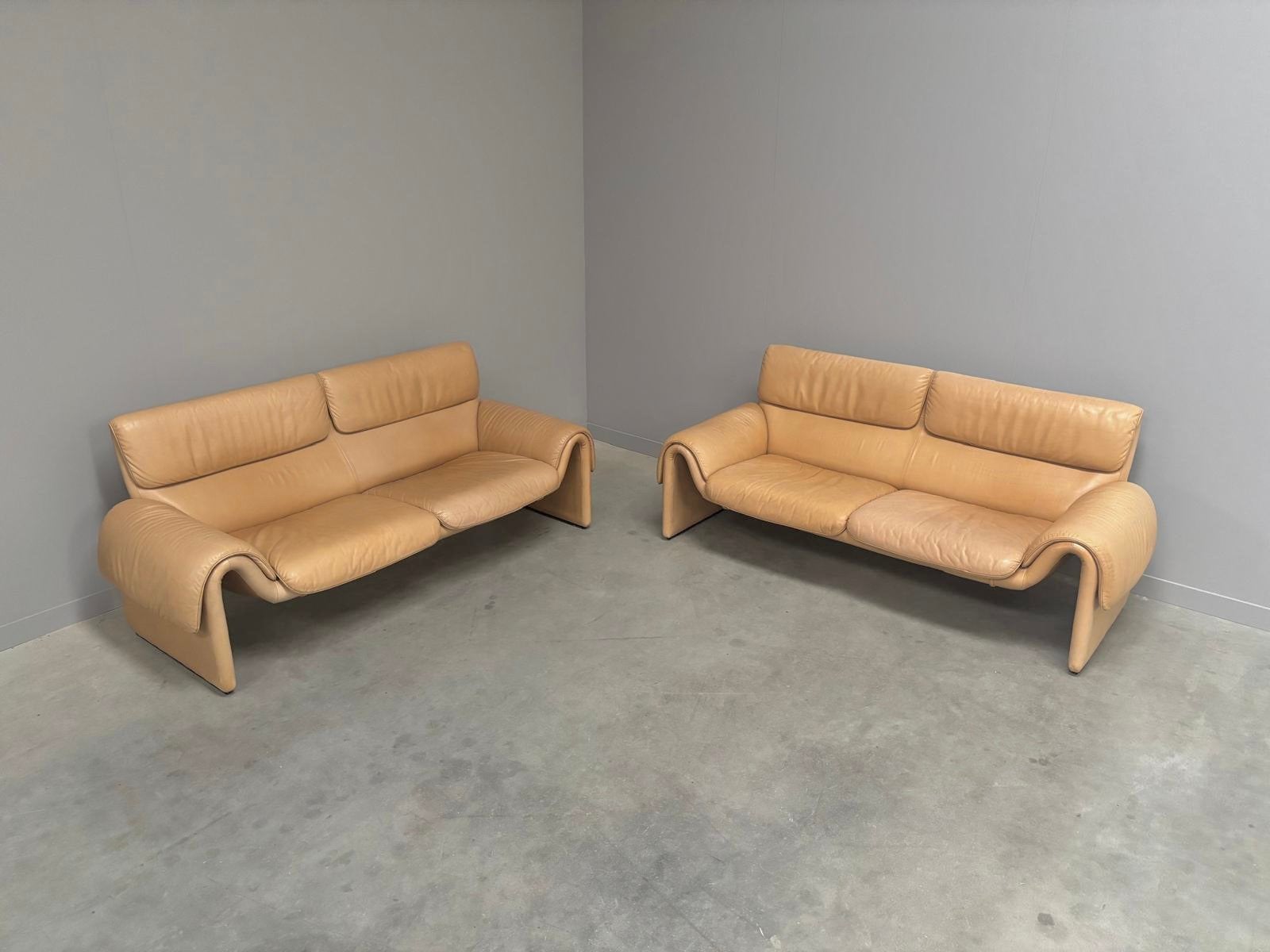 De Sede DS-2011 design banken cognac leer vintage midcentury, Maison & Meubles, Fauteuils, 75 à 100 cm, 125 cm ou plus, Midcentury modern vintage design sofa 80s