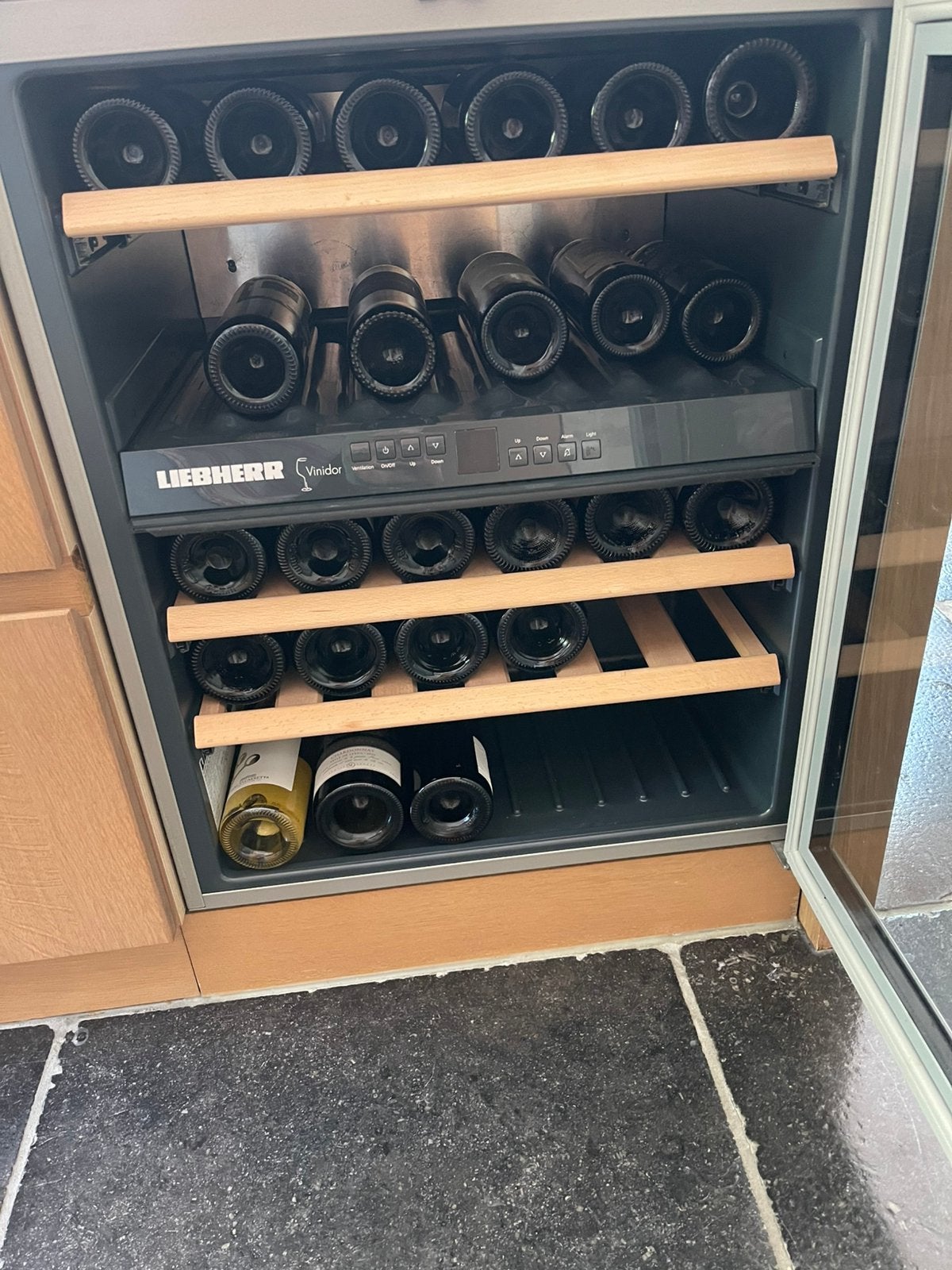 Liebherr Vinidor wijnklimaatkast WTUes 1653 – onderbouw, RVS, Ophalen, Gebruikt