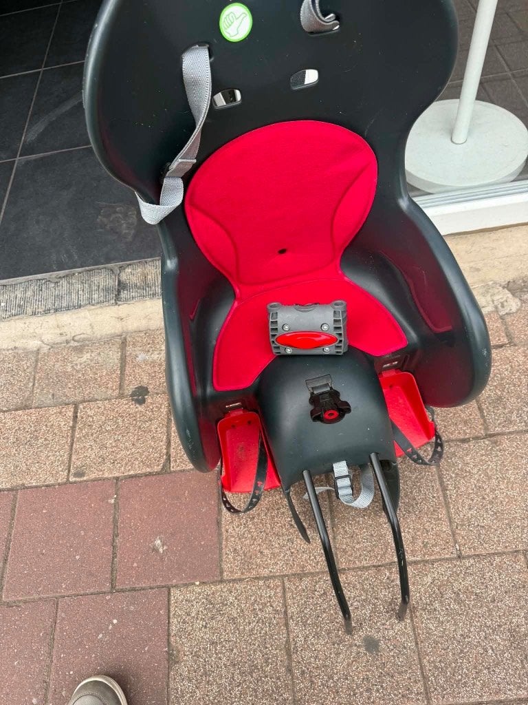 Grote fiets stoel in goede staat, Ophalen, Achterzitje, Voetsteuntjes, 0 t/m 18 kg