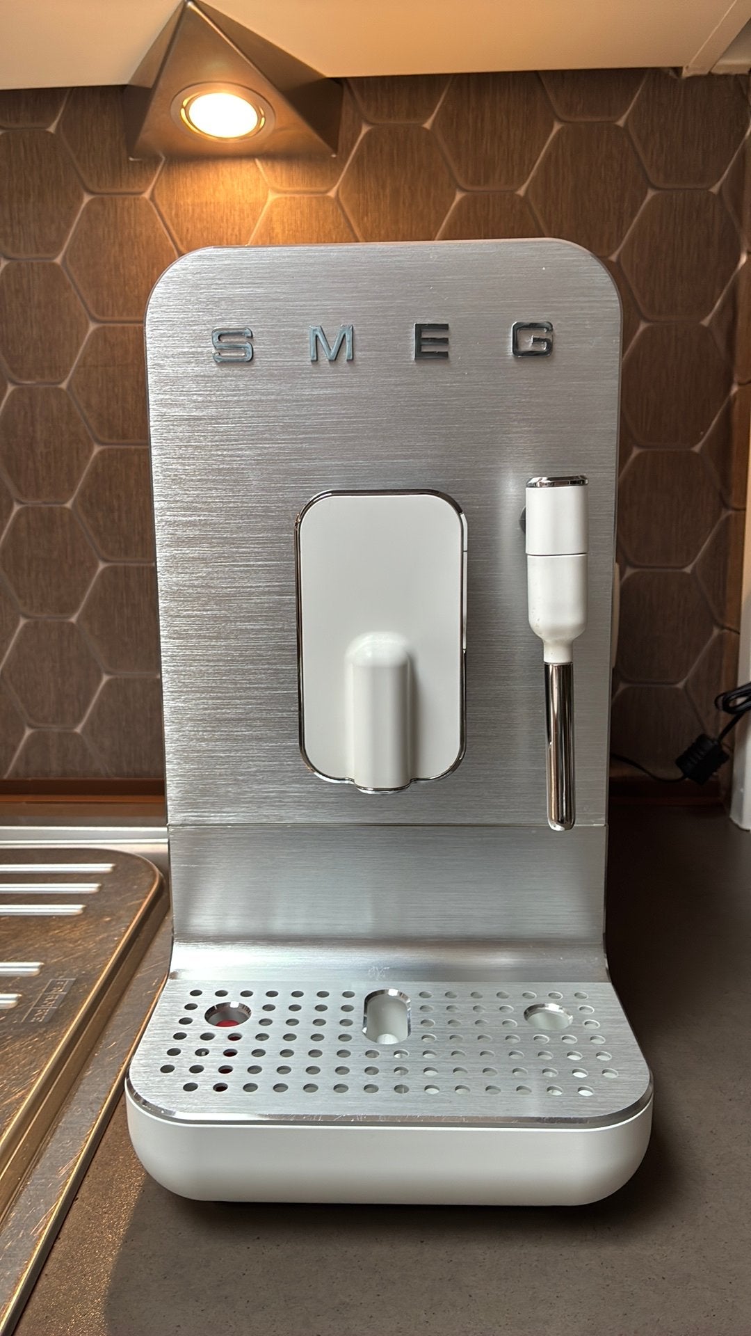 SMEG automatisch koffiezetapparaat, Elektronische apparatuur, Koffiezetapparaten, Ophalen, Zo goed als nieuw