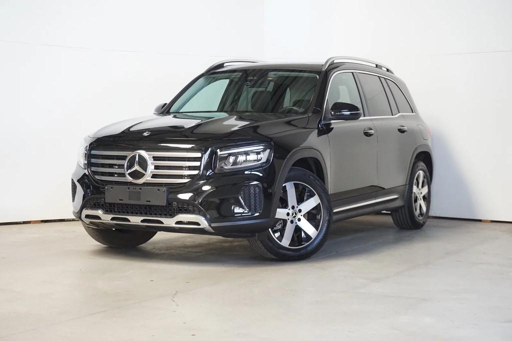 Mercedes-Benz GLB 200- PANO DAK - DISTRONIC (bj 2025), Automaat, Gebruikt, Leder en Stof, Zwart