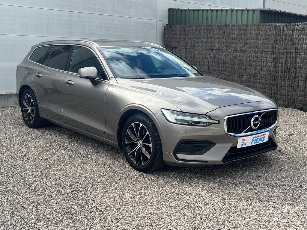 Volvo V60 GEARTRONIC MOMENTUM*LEDER*CAMERA*CARPLAY, Cuir, Achat, 1800 kg, Entreprise