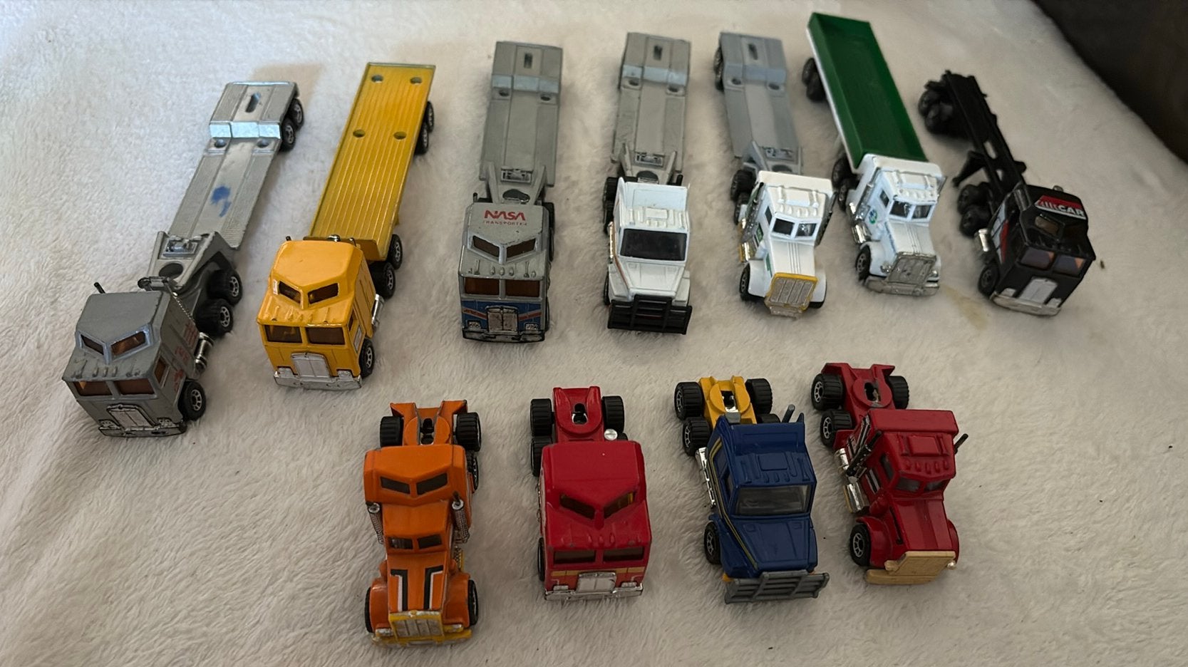 Groot lot van 11 vintage Matchbox vrachtwagens & opleggers, Enlèvement ou Envoi, Comme neuf, Matchbox