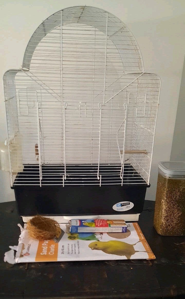 Cage à oiseaux, perruches ou canaris. Avec les produits de p, Animaux & Accessoires, Enlèvement, Comme neuf, Métal, Cage à oiseaux