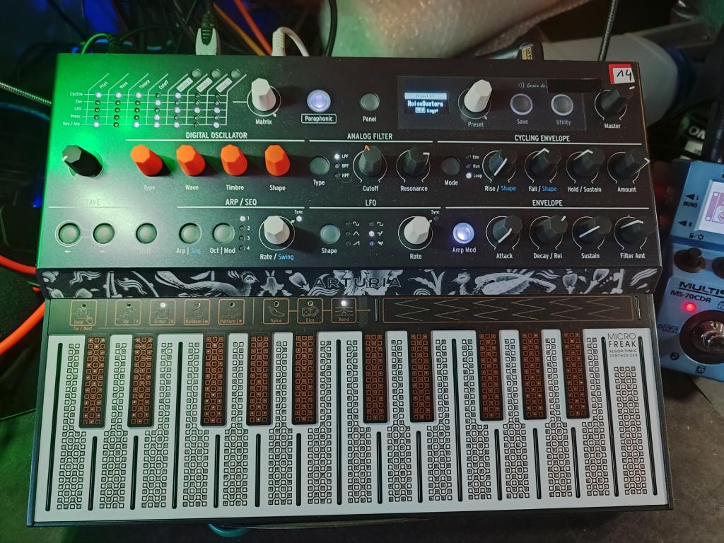 Arturia Micro Freak met 100den patches..., Envoi