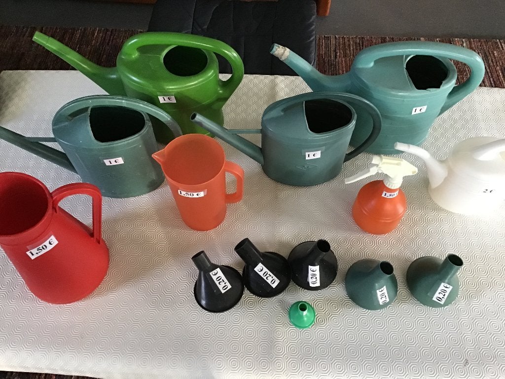 diverse kleine gieters aan spotprijzen, Tuin en Terras, Ophalen of Verzenden, Zo goed als nieuw