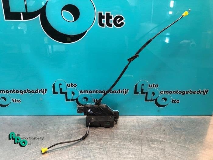 Serrure portière mécanique 4portes arrière gauche d'un Pe, Autos : Pièces & Accessoires, -, 3 mois de garantie, Utilisé, -
