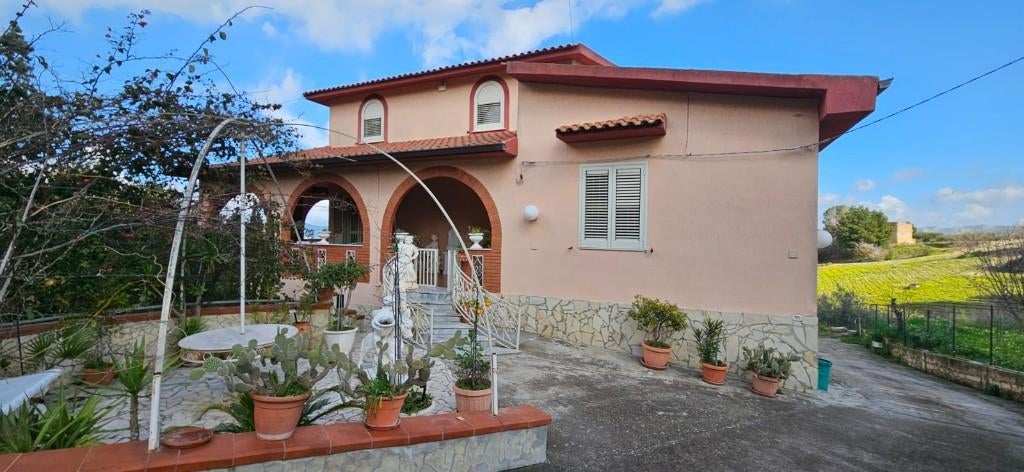 Villa d’exception au cœur de la Sicile, Immo, Dorp, 5 kamers, Woonhuis, 400 m²