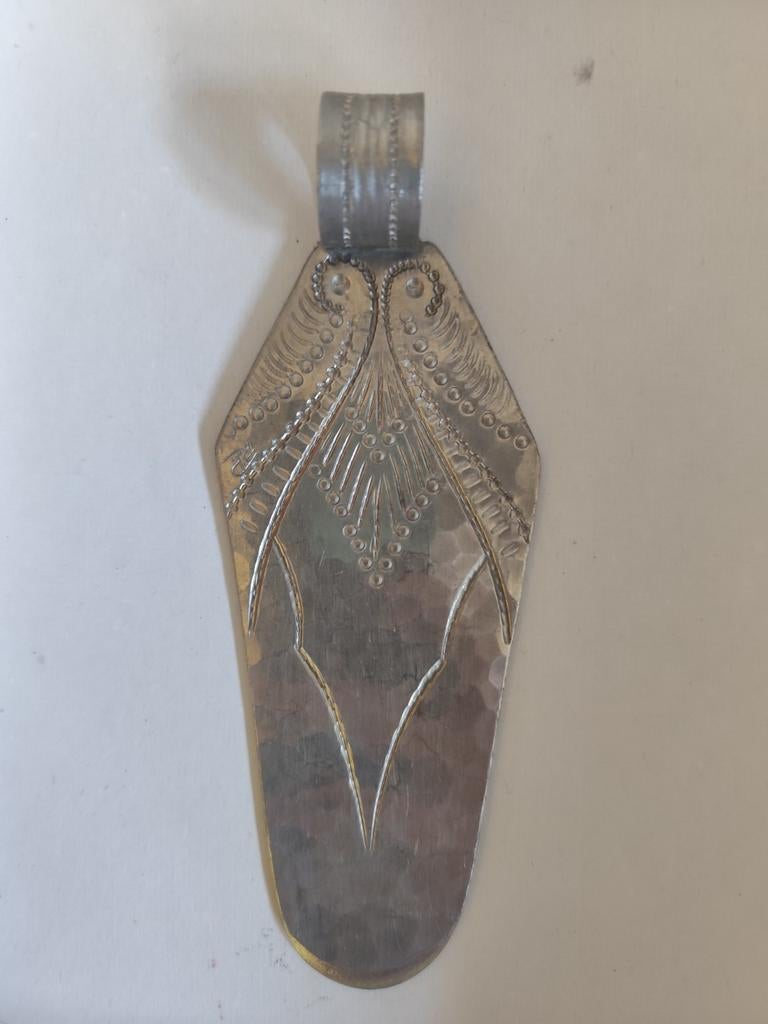 Service à gâteaux par R. Provins, Enlèvement