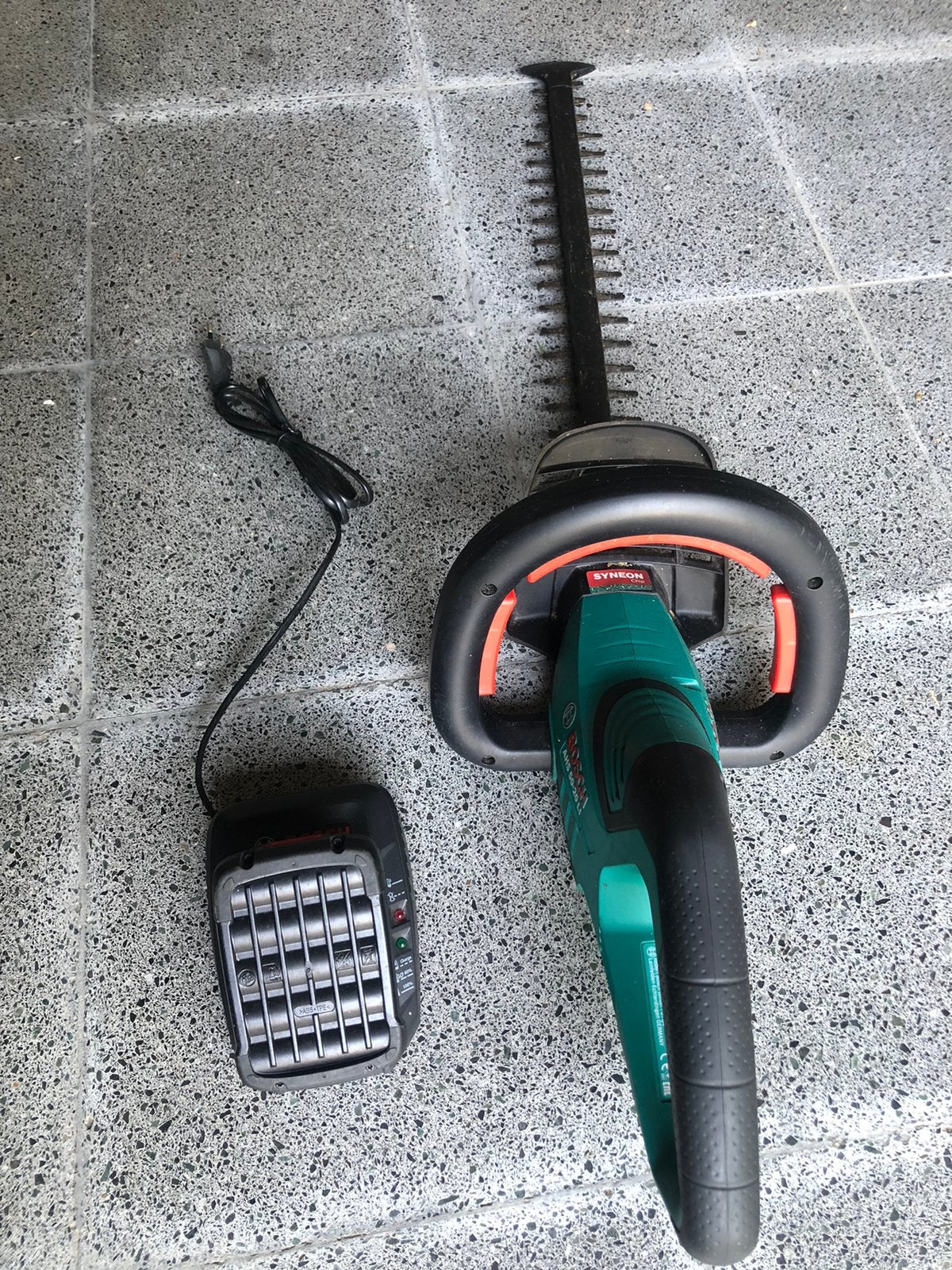 Bosh hegenschaar AHS 50 20li, Tuin en Terras, Ophalen of Verzenden, Zo goed als nieuw