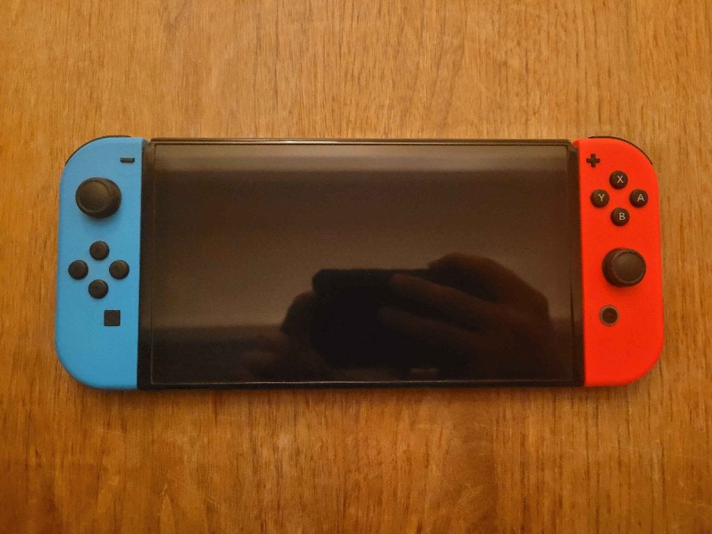 Nintendo Switch OLED complète + Pokémon Diamant Brillant, Consoles de jeu & Jeux vidéo, Switch OLED, Comme neuf, Enlèvement, Avec jeux