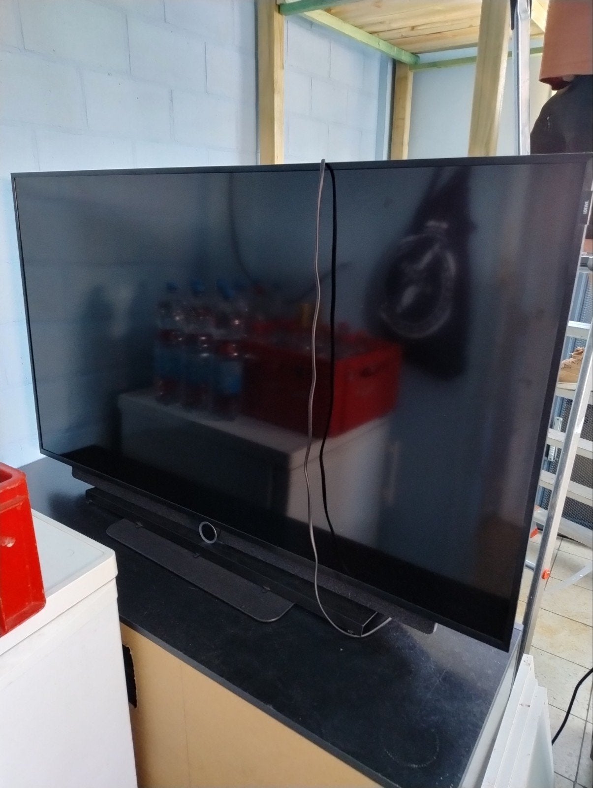 Loewe TV 65 inch, Enlèvement
