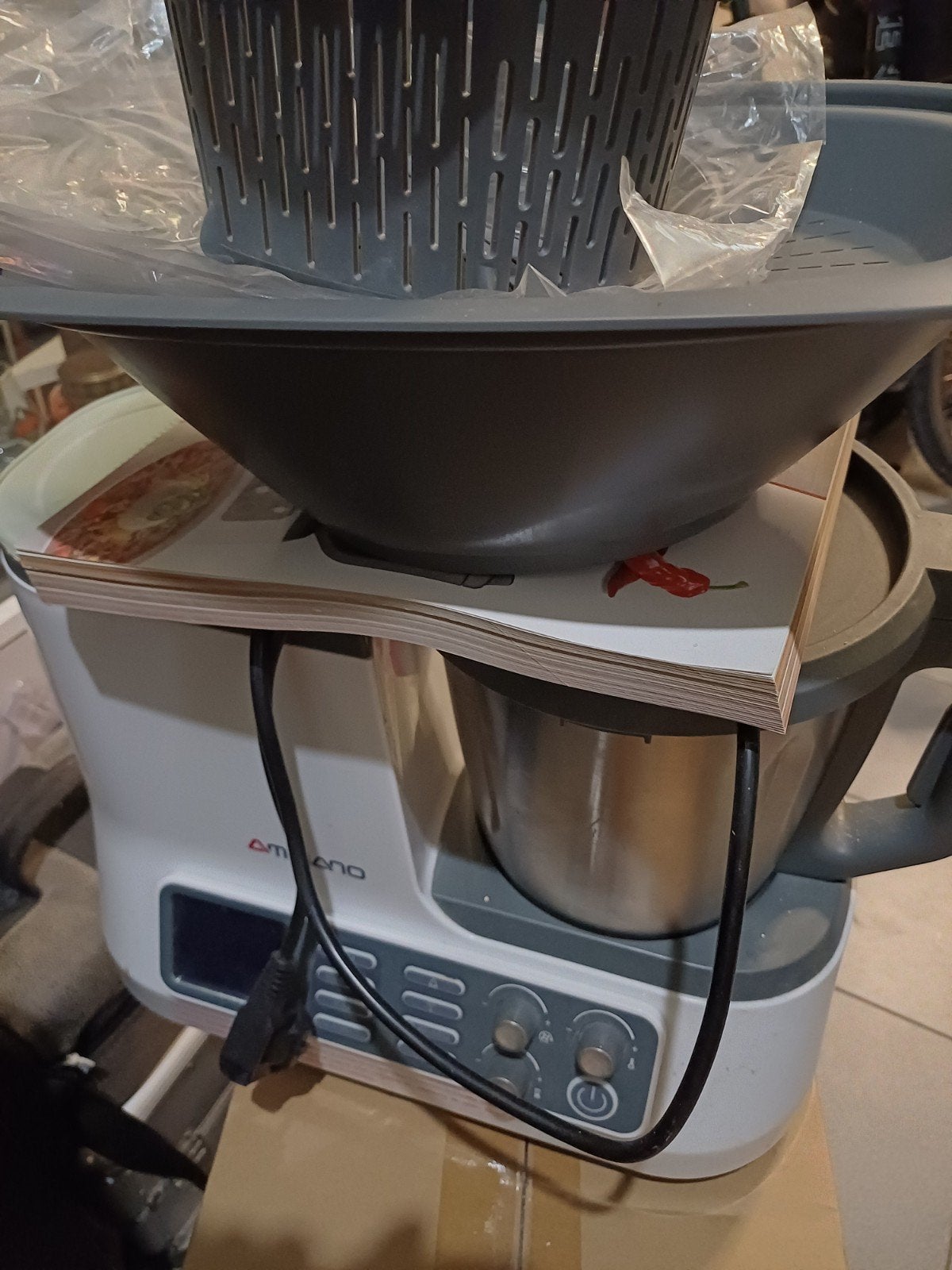 Ambiano keukenrobot 3 liter met receptenboek., Elektronische apparatuur, 2 tot 3 liter, Ophalen, Gebruikt, 3 snelheden of meer