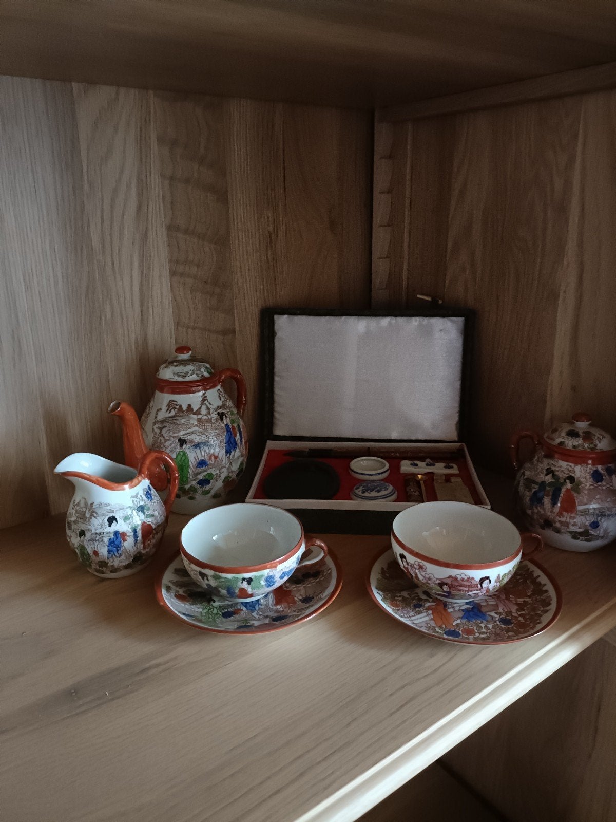 Service en porcelaine chinoise, Enlèvement