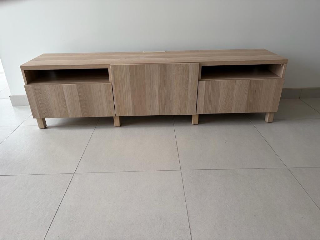TV meubel op poten, 180x42x39, Huis en Inrichting, Kasten |Televisiemeubels, Ophalen, 150 tot 200 cm, Eikenhout, Zo goed als nieuw