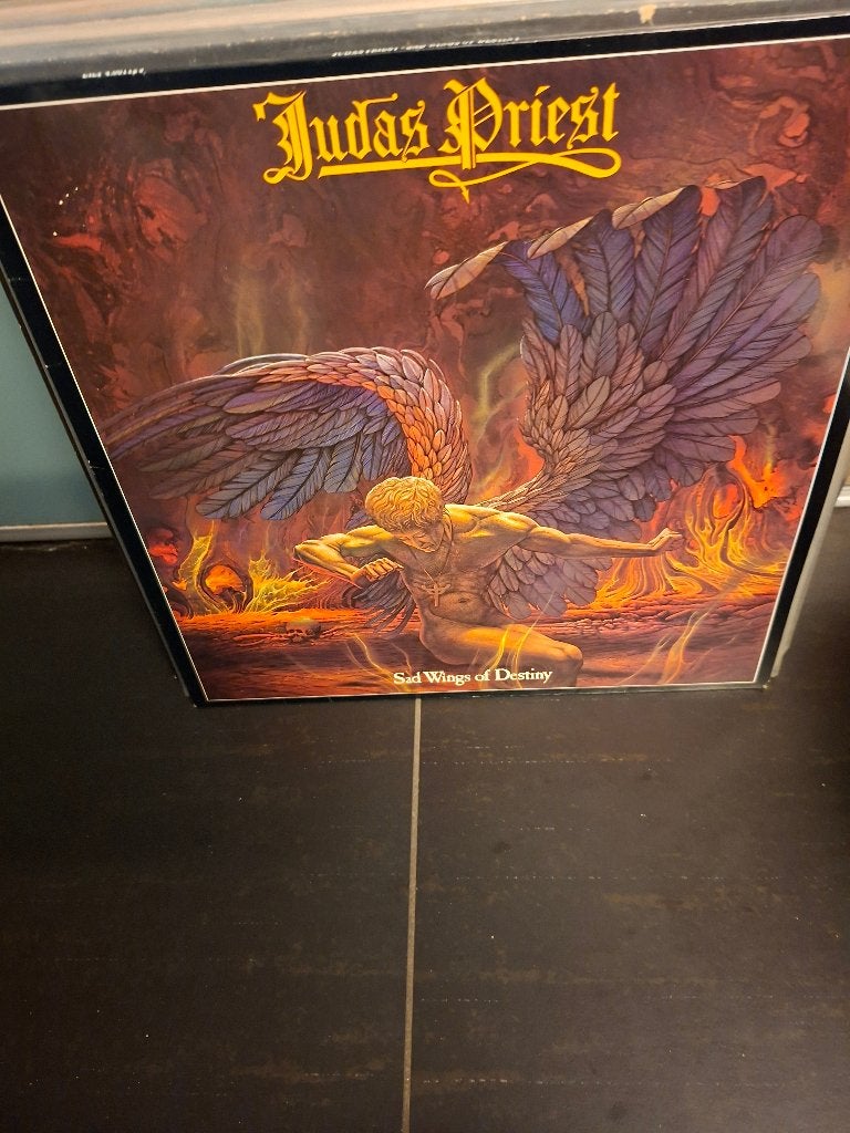 lp - judas priest - sad wings of destiny - white - vak 6, CD & DVD, Enlèvement ou Envoi, Vinyle coloré, Utilisé, Hard rock