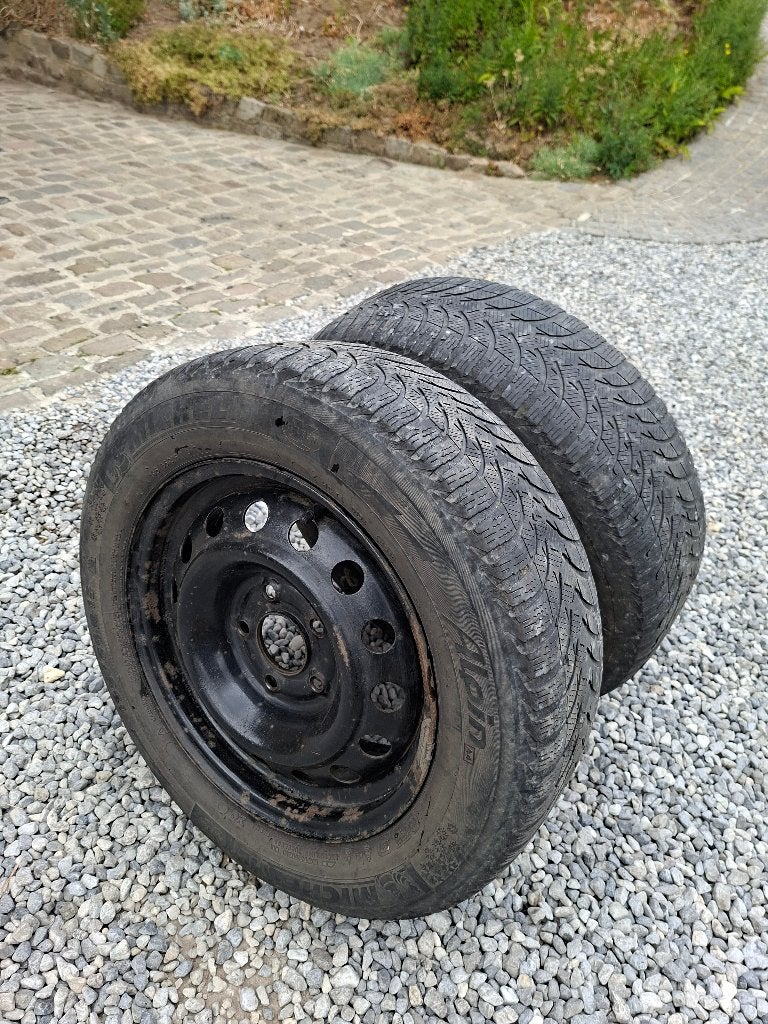 2 Jantes en Tôles, Mazda, Kia, Hyundai, 15 pouces, Pneus hiver, Enlèvement, Utilisé