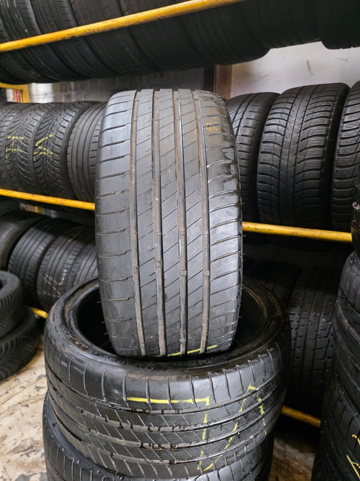 235 35 19 Bridgestone avec montage et équilibrage, Enlèvement