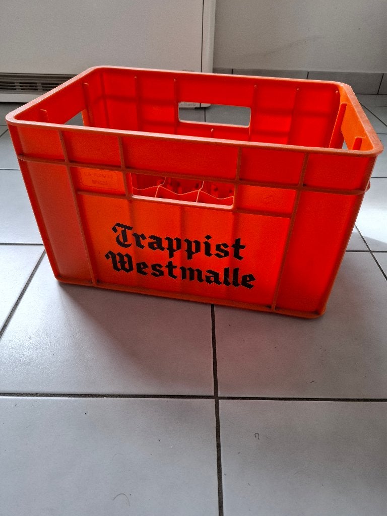 Originele oranje plastic bierbak van Westmalle Trappist, Verzamelen, Ophalen, Gebruikt, Overige typen, Overige merken