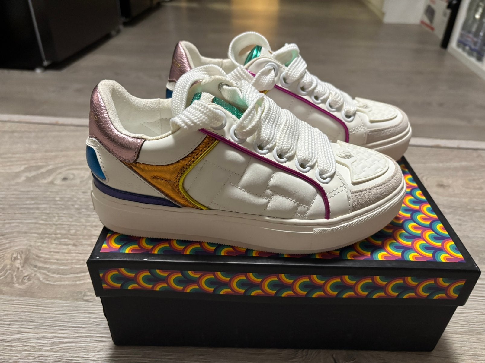 Sneakers kurt Geiger, Ophalen, Zo goed als nieuw, Sneakers