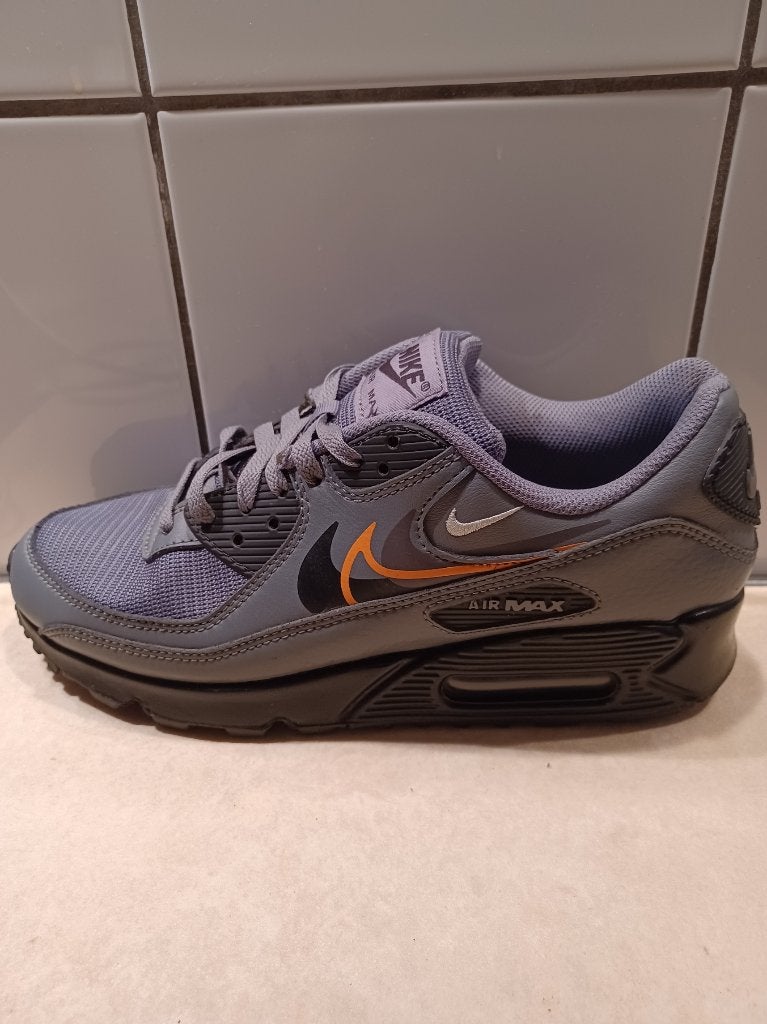 NIKE AIR MAX TAILLE 41 COMME NEUVE ! ! !, Neuf, Enlèvement ou Envoi, Autres couleurs, Nike