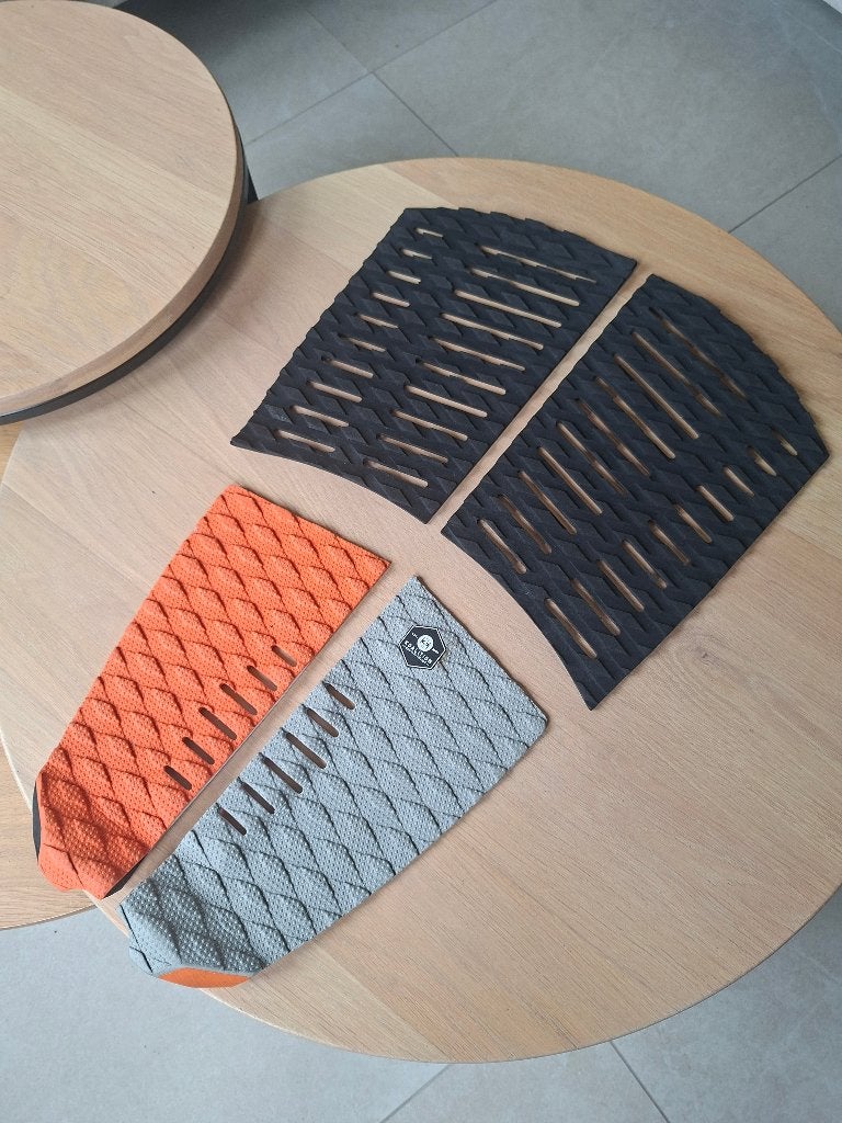 Grip KOALITION planche kitesurf (strapless ou avec straps), Sports nautiques & Bateaux, Kitesurf, Enlèvement ou Envoi, Neuf, Kite