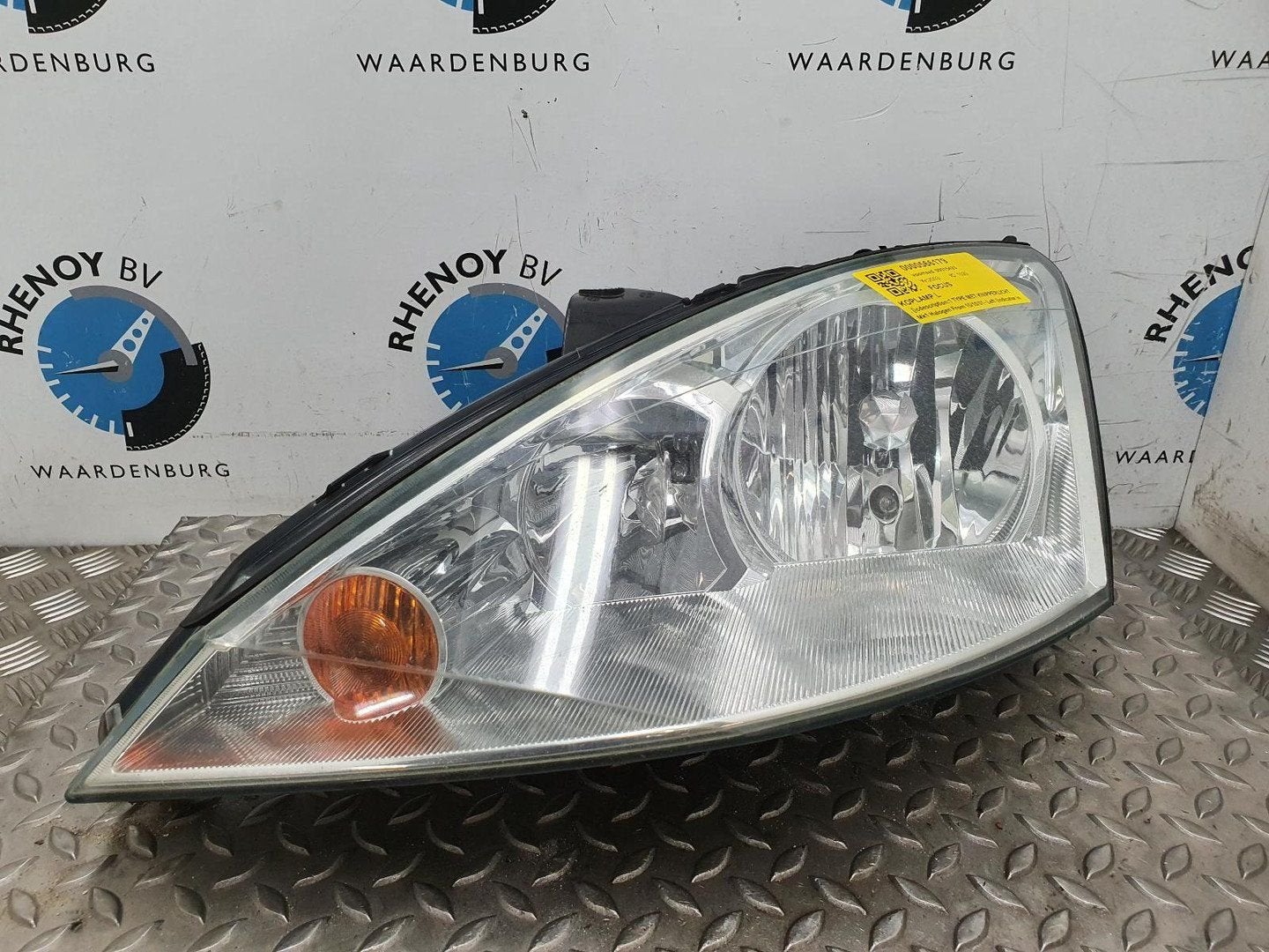 FORD FOCUS 1.6-16V Cool Edition KOPLAMP L 2003, Enlèvement ou Envoi, Utilisé, ARN reconnu