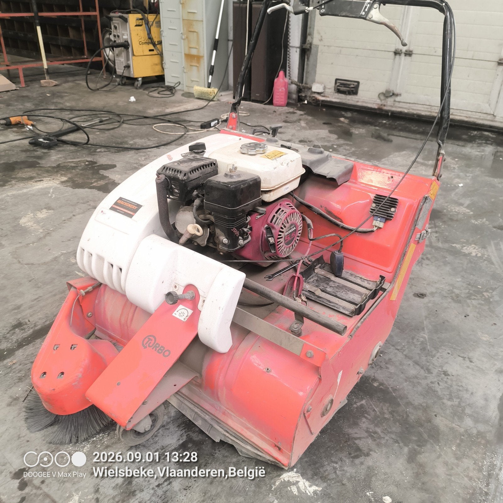 borstel machine met honda motor, Ophalen