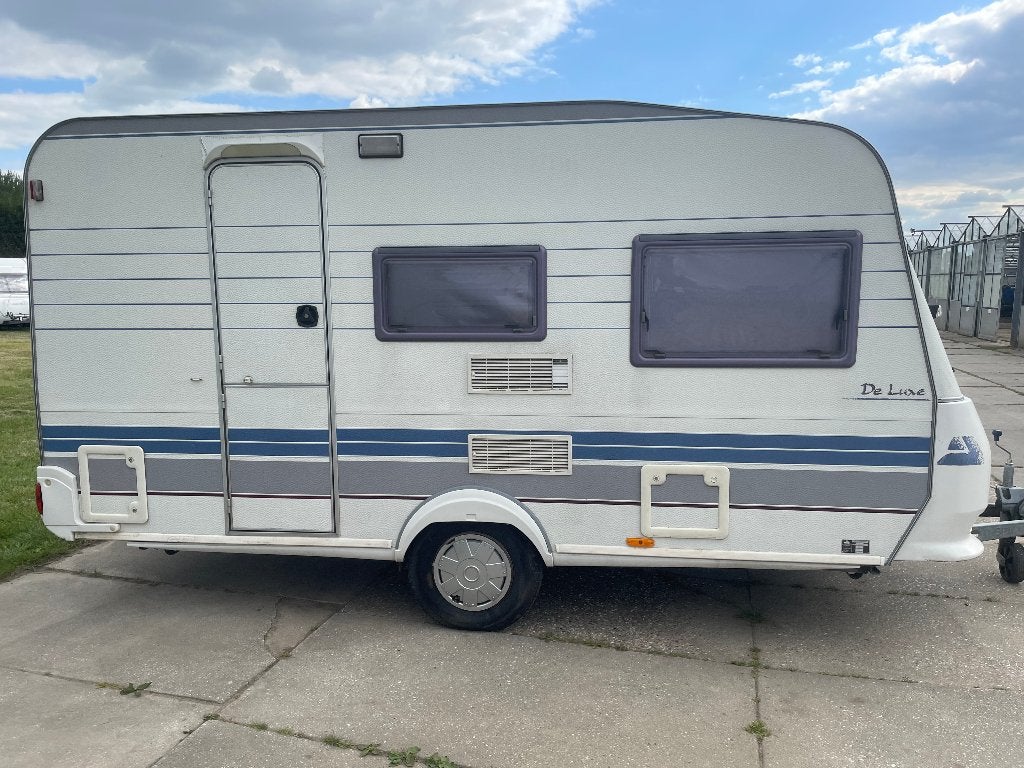 Hobby 400 caravan met voortent en luifel, 4 à 5 mètres, Hobby, Poêle, 750 - 1000 kg