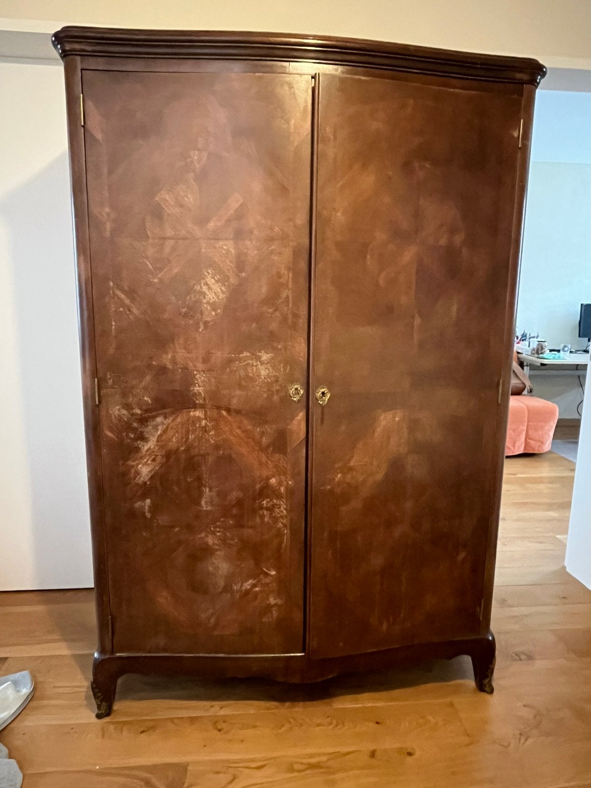 Ancienne armoire à restaurer, Enlèvement