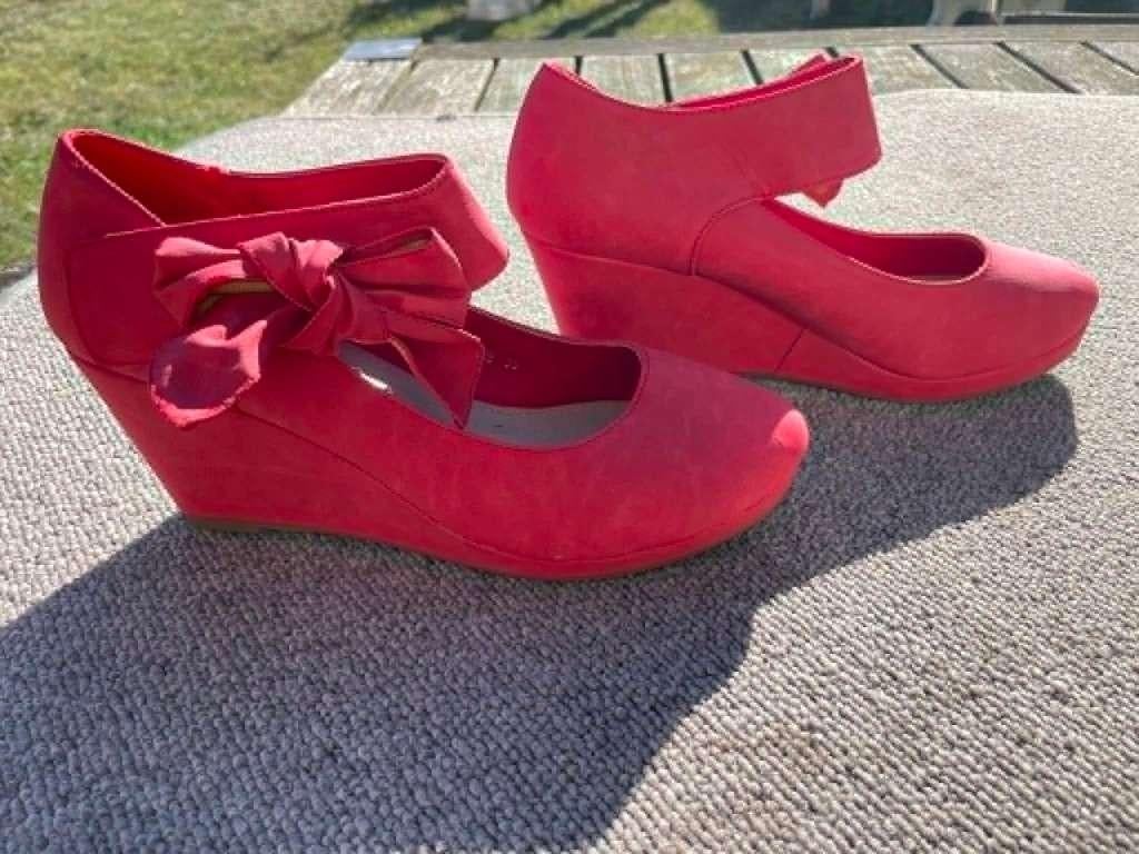 Chaussure à talons pour poupées O'moda, Libra, taille 39, Vêtements | Femmes, Chaussures, Comme neuf, Chaussures à haut talons