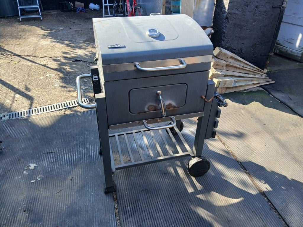 Houtskool barbecue, Enlèvement, Utilisé